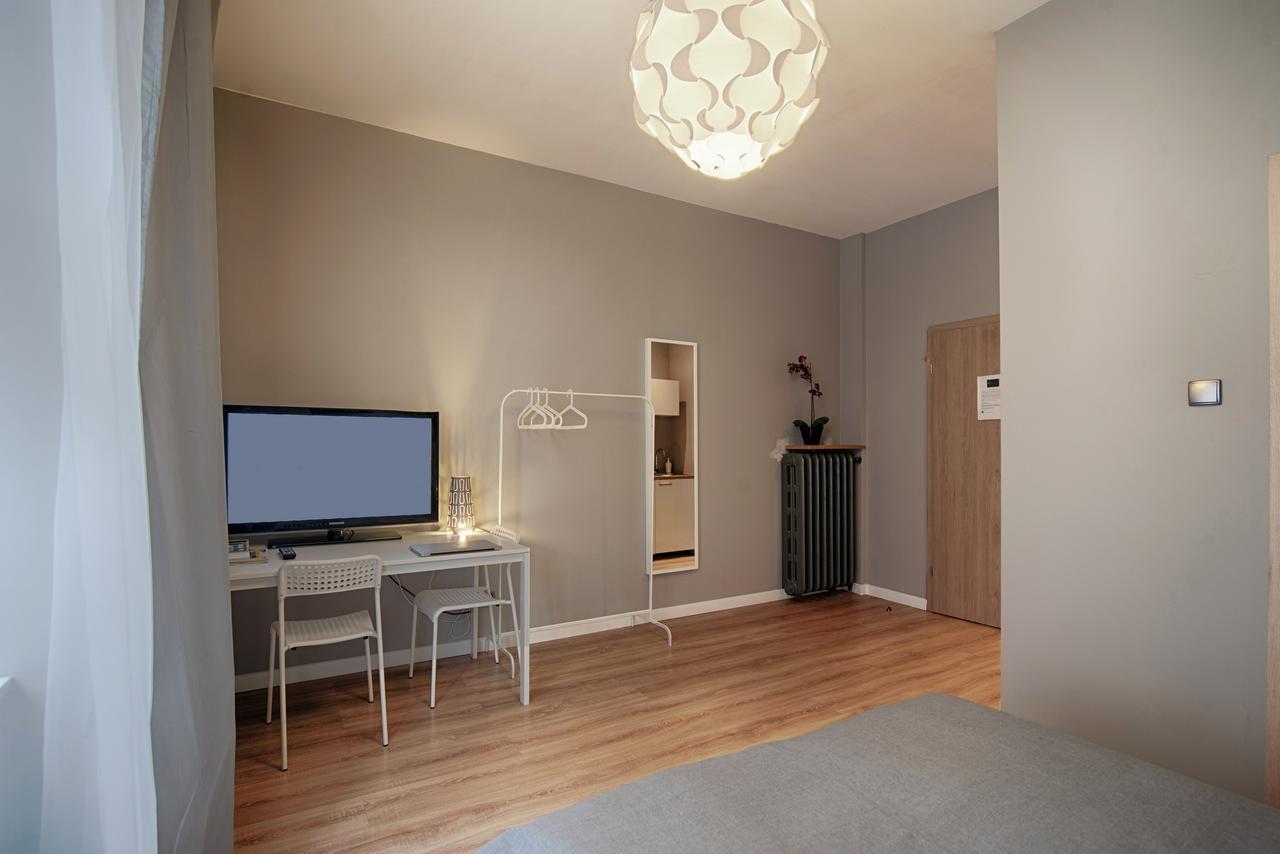 Old Town Apartment *